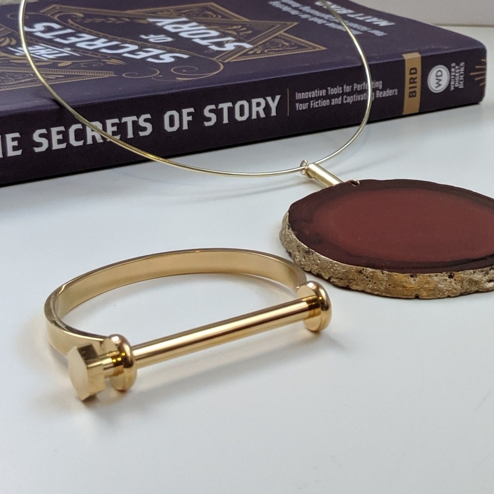 Women's Gold Tone Bracelet
